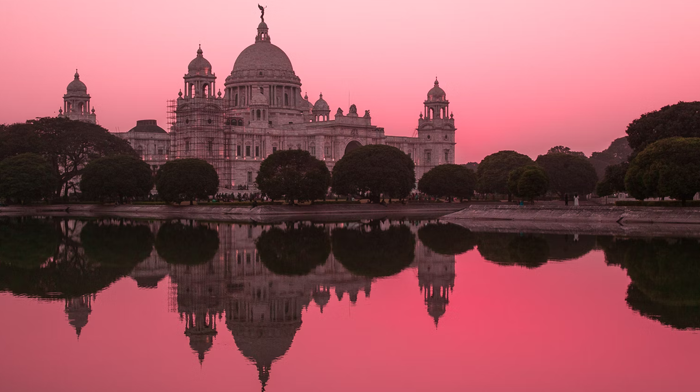 All inclusive tour to India; Luxury travel to India; Kolkata evening light